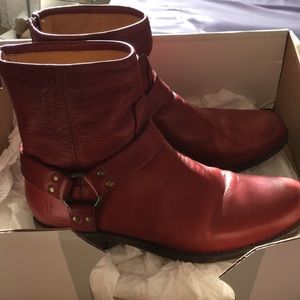 Frye booties Burnt red size 10m